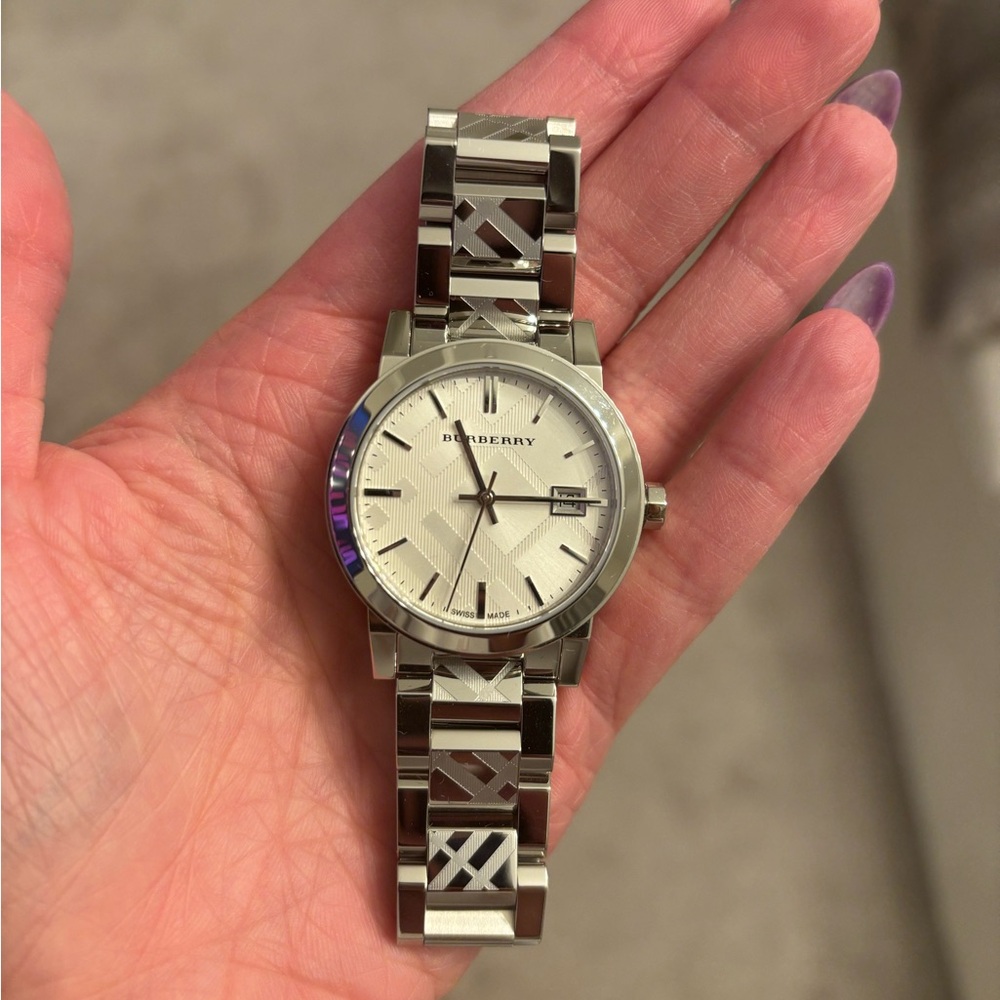 (NEEDS BATTERY) Burberry Silver Watch with Minimalist Design - Picture 6 of 15